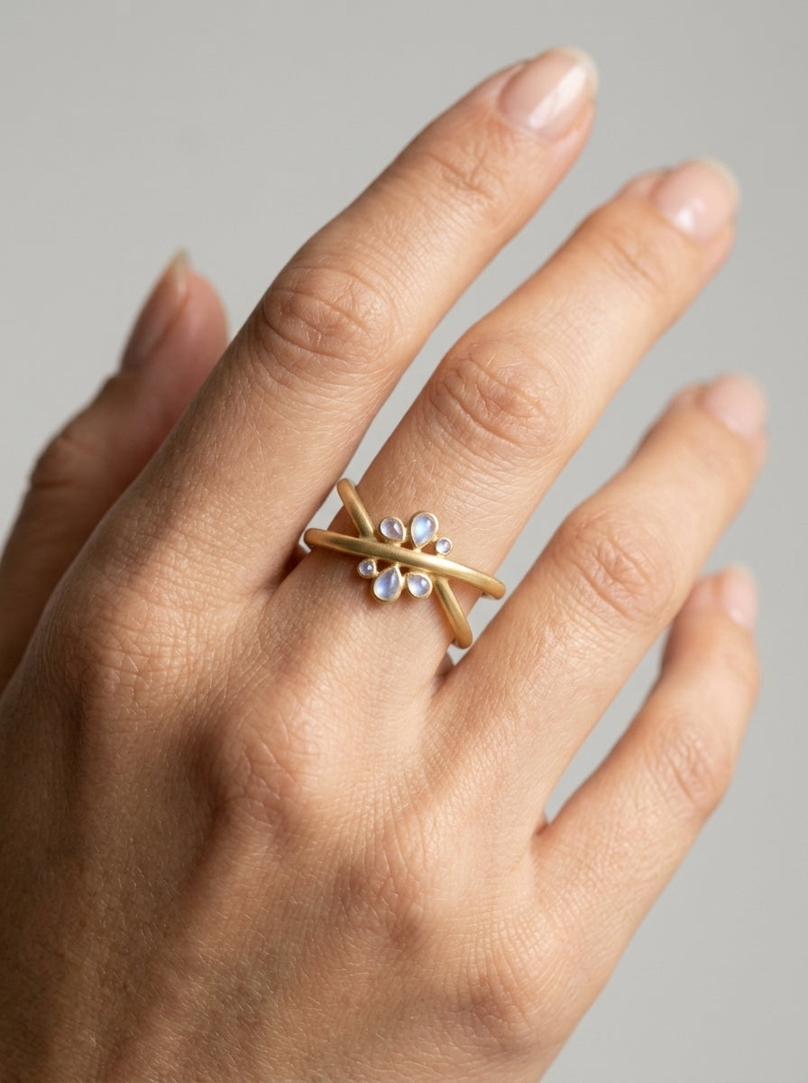 OceAn| The Entwined Dreams Moonstone Cluster Ring