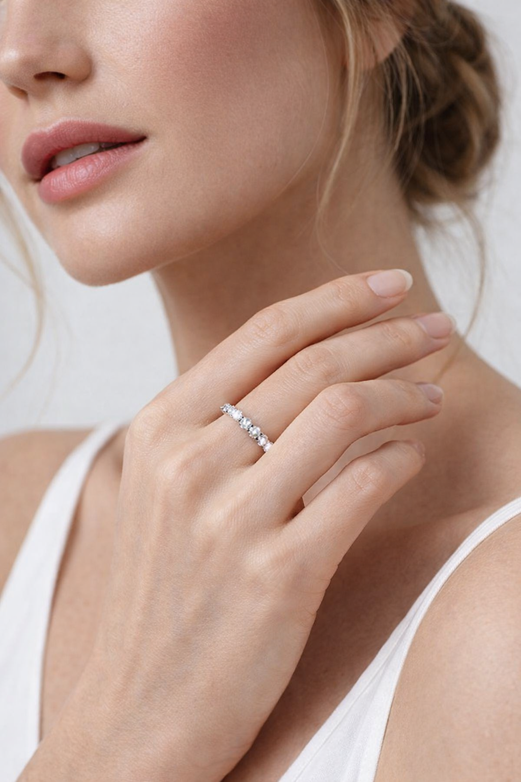 A 2-carat Pt950 platinum lab-grown diamond ring, a perfect gift for your wife or girlfriend